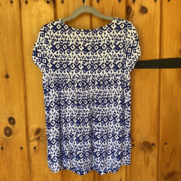 Pretty Embroidered Top - Picture 6 of 8